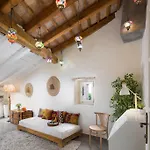 Casa Pharus
